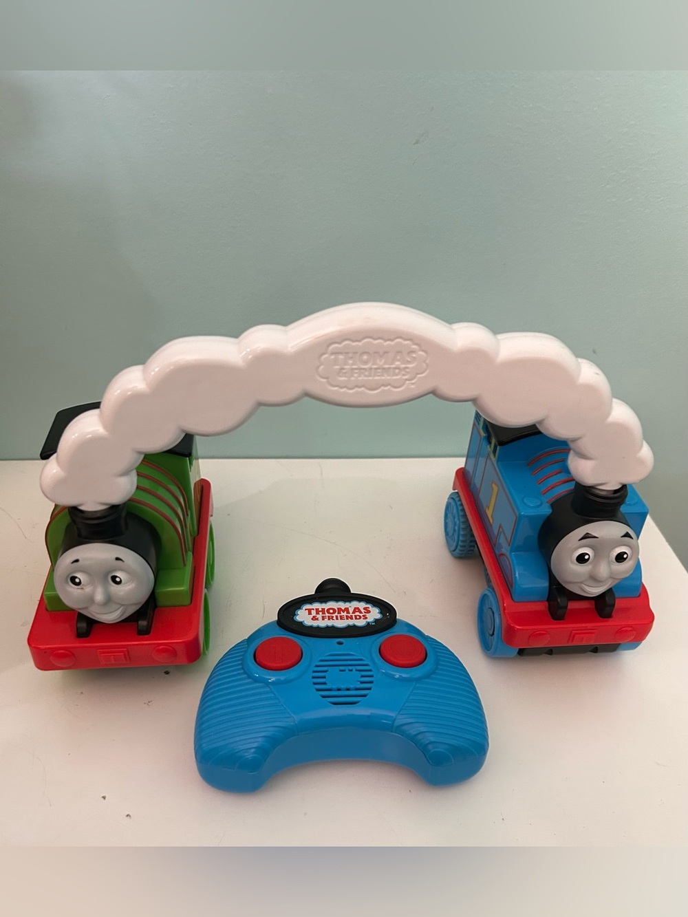Fisher Price Thomas & Friends Race & Chase R/C Remote Controlled Toy Train Works